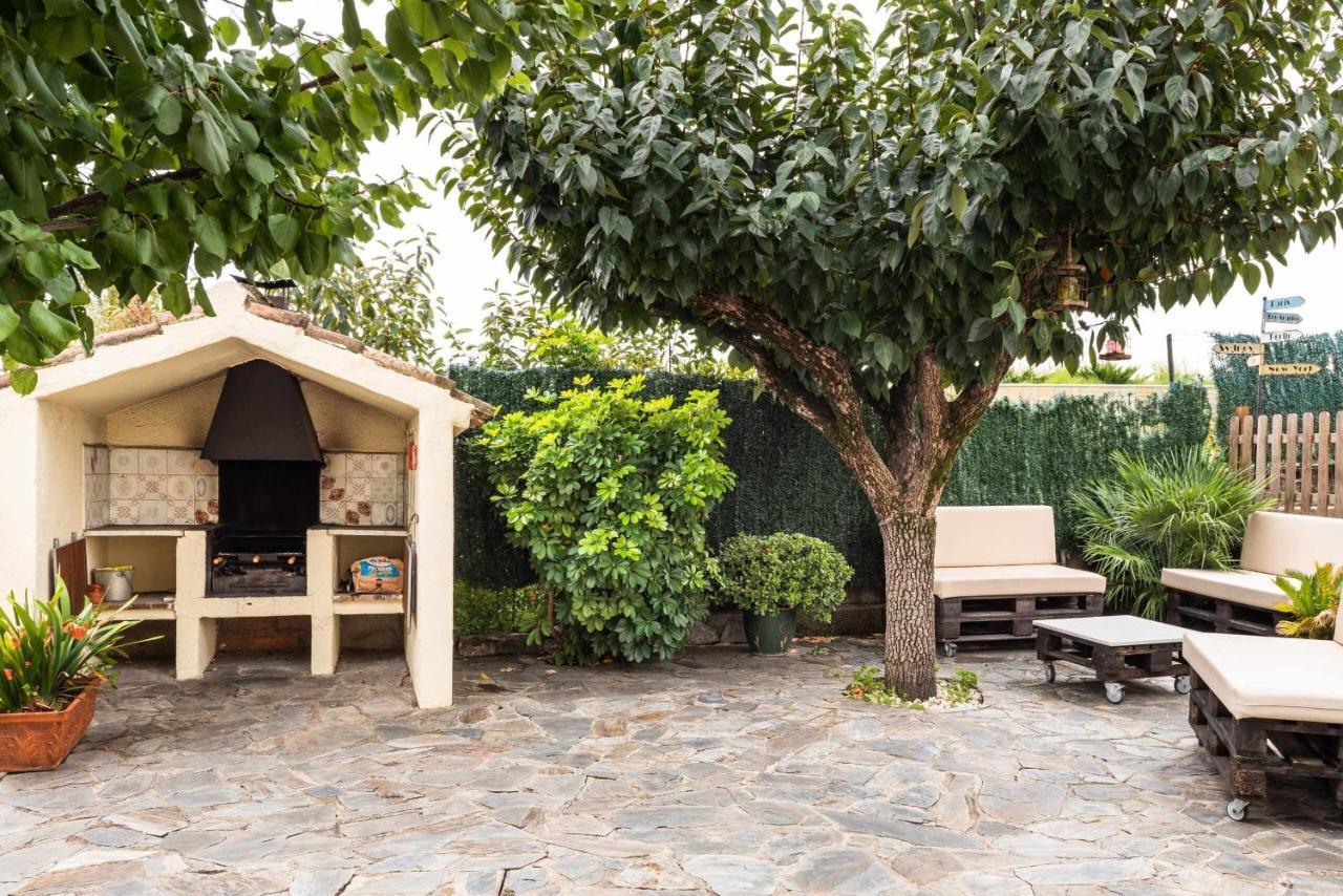 Masia Can Tramontana Affittacamere Tiana Esterno foto